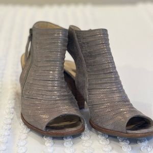 Paul Green Shoes Womans Size 5.5 Cayanne Peep Toe Smoke Leather Sandal Heels.